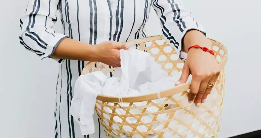 At the laundromat, a stranger offered to hold my grandson: What happened next stopped my heart