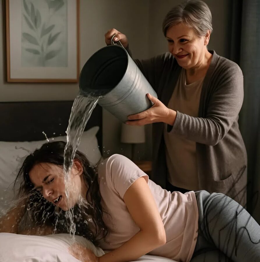 My mother-in-law poured a bucket of water on me to wake me up, but she didn't expect such a turn of events